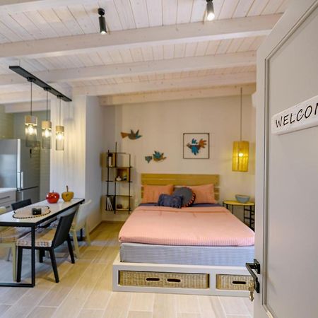 Fiorela'S Casa- A Stylish Loft Apartment In The Heart Of Превеза Екстериор снимка