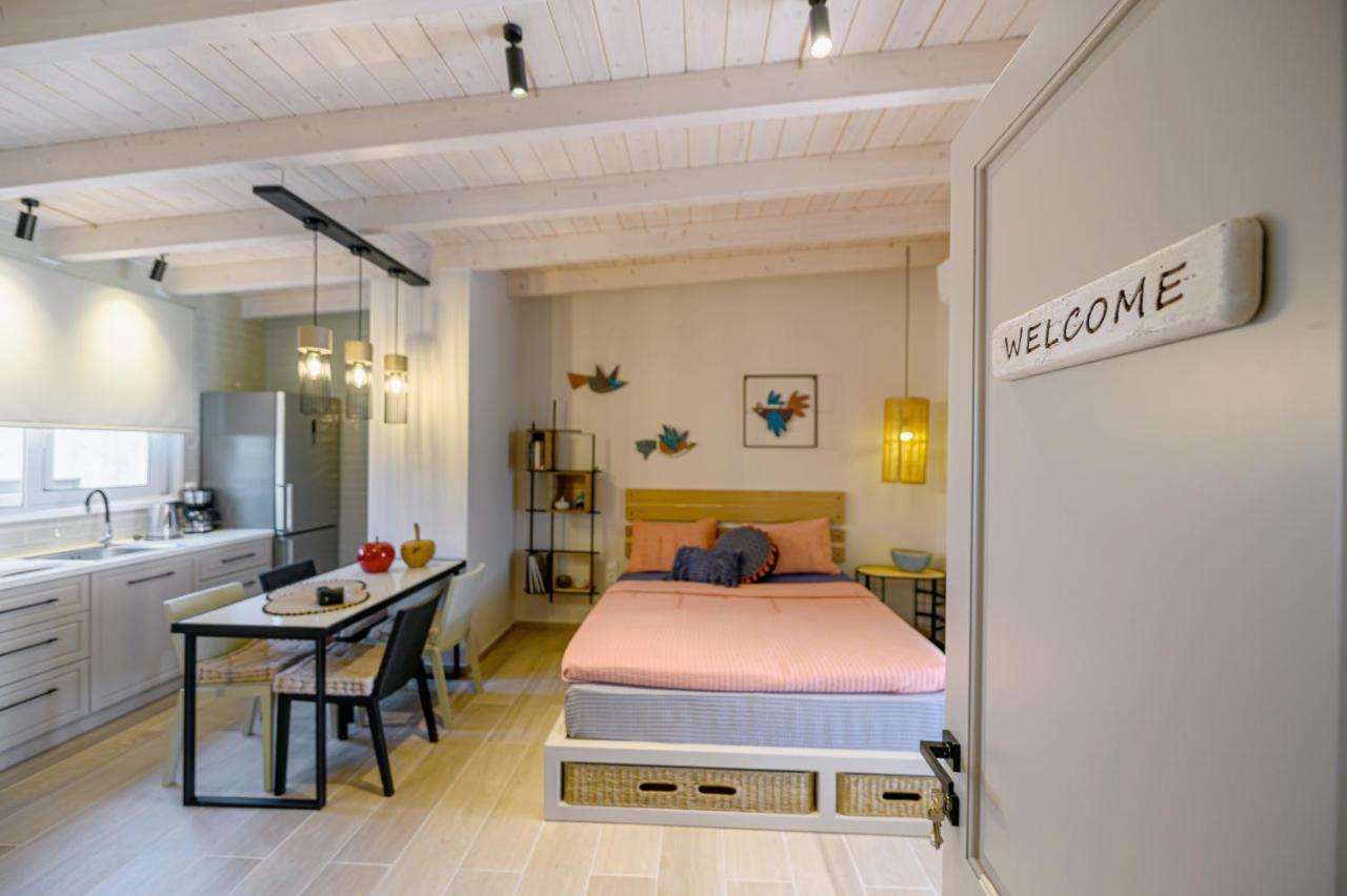 Fiorela'S Casa- A Stylish Loft Apartment In The Heart Of Превеза Екстериор снимка